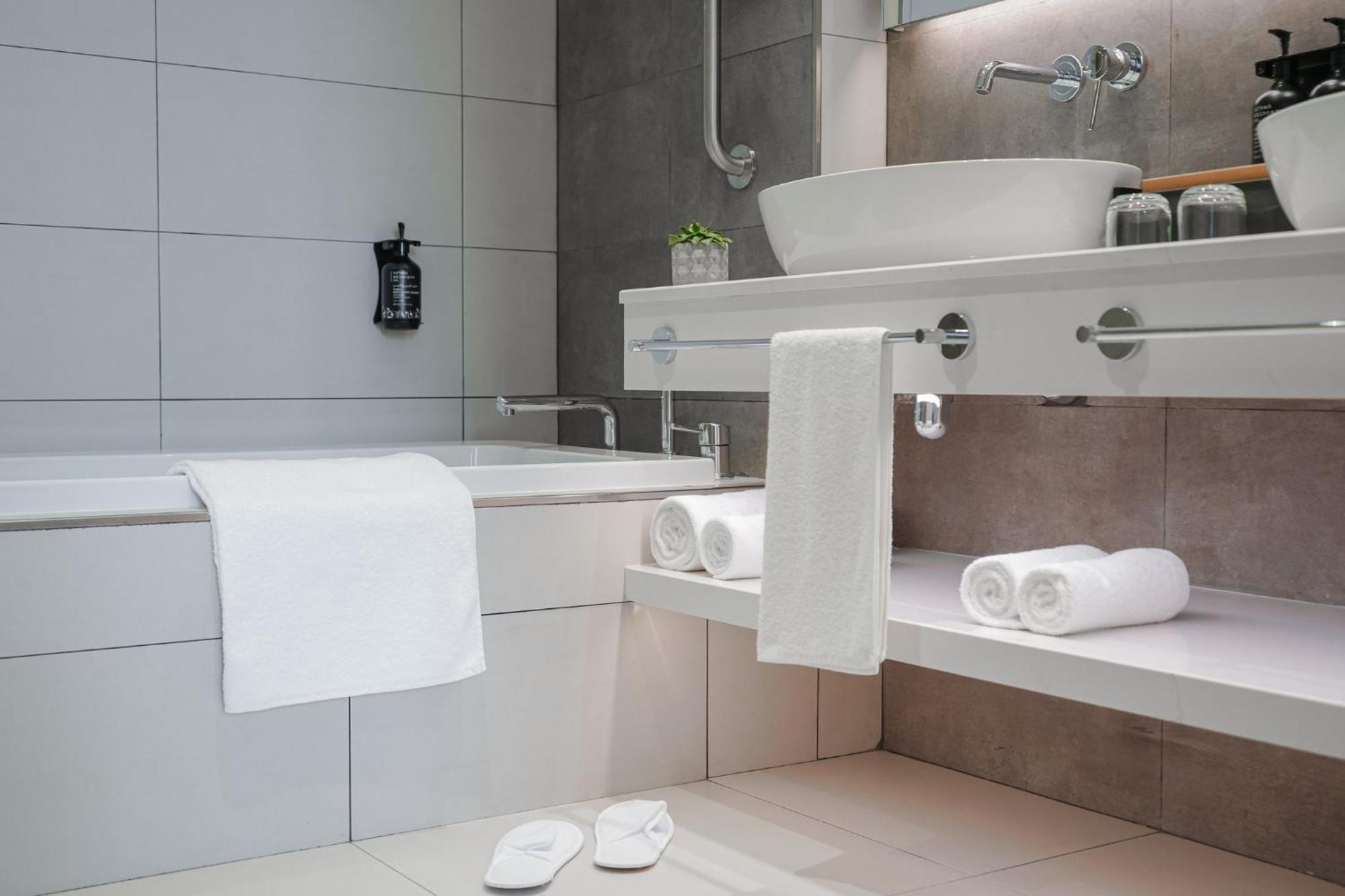 Holiday Inn Dubai Business Bay By Ihg Zewnętrze zdjęcie
